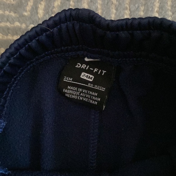 Nike toddler set, like new, Size 24 months - Picture 6 of 7